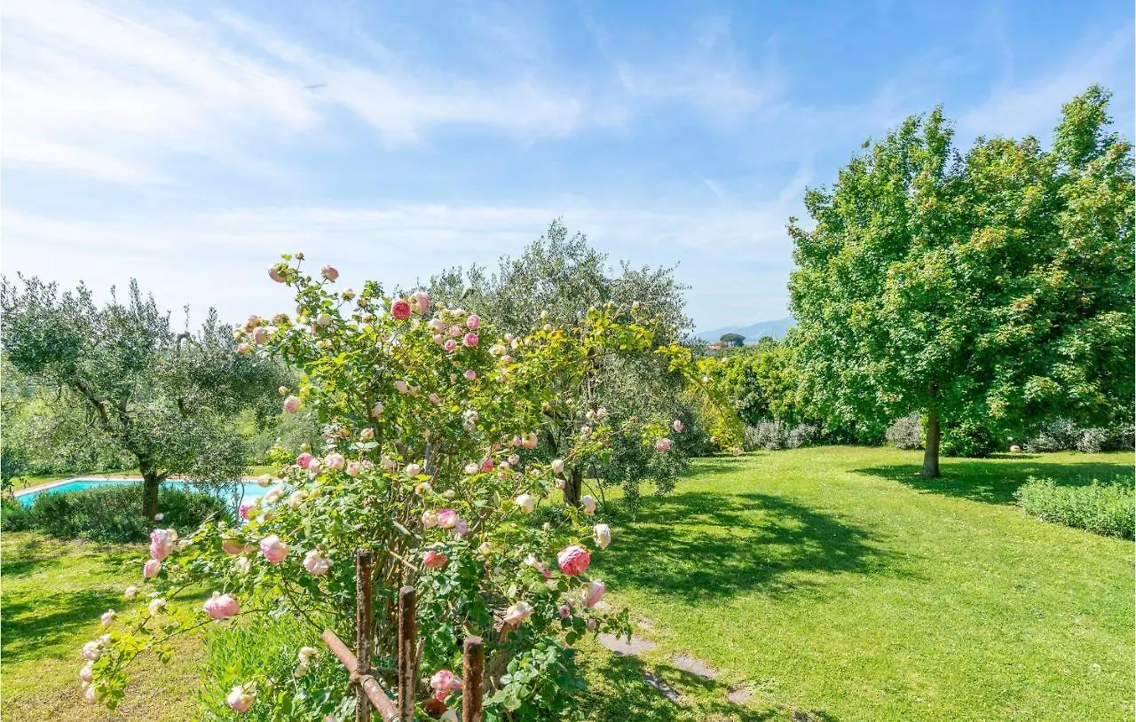 Apartment Villa Le Selve Lari Italy