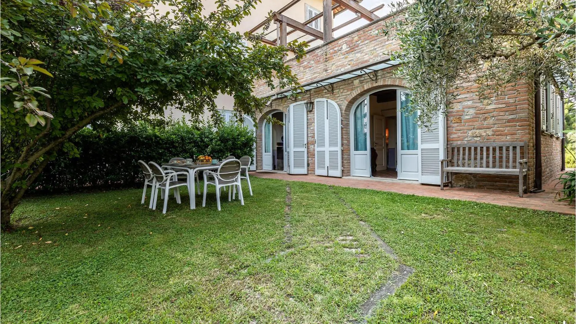 Apartment Villa Le Selve Lari
